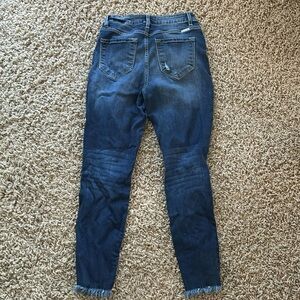 KanCan distressed skinny jeans size 9/28